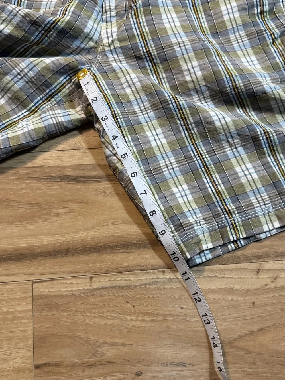 Tommy Bahama Men’s Plaid Chino Shorts Flat Front Zip Slash Pockets Logo 12